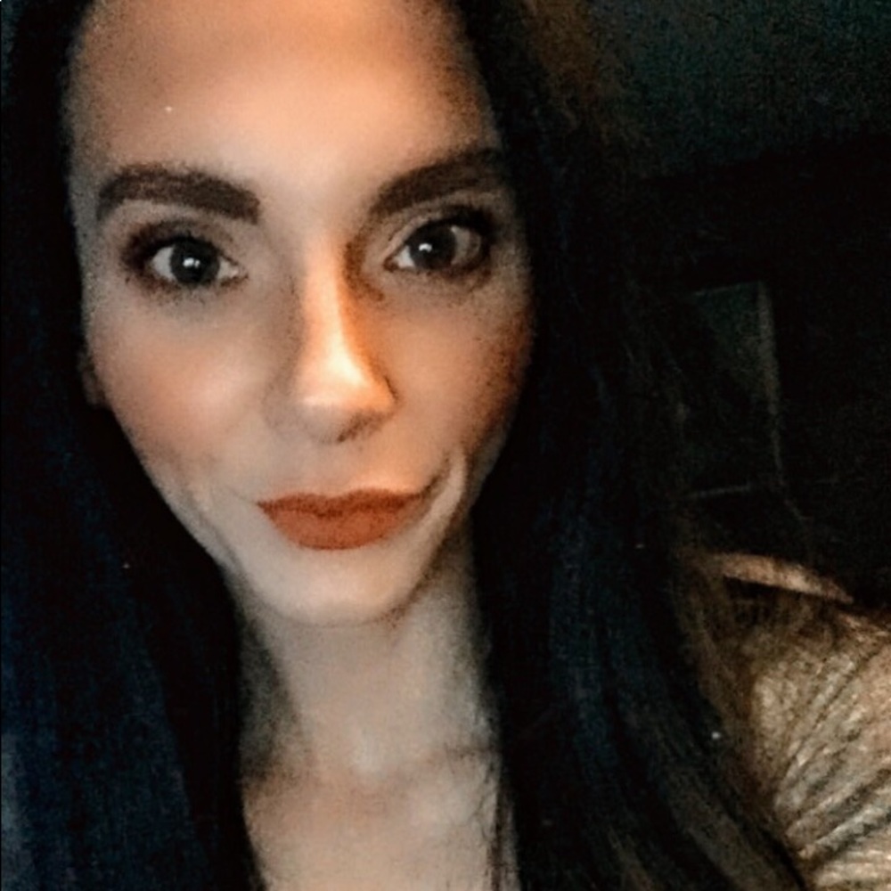 Meet your Posher, Steph